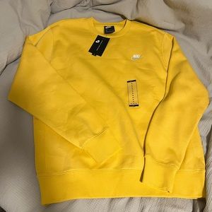 Nike yellow crewneck brand new with tags ☺️ Size M